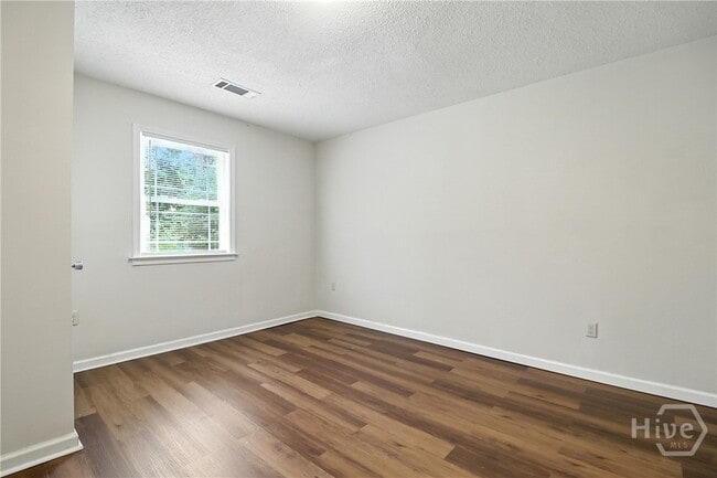 Building Photo - 332 Woodley Rd