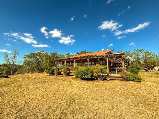 Building Photo - 209 Crest Dr
