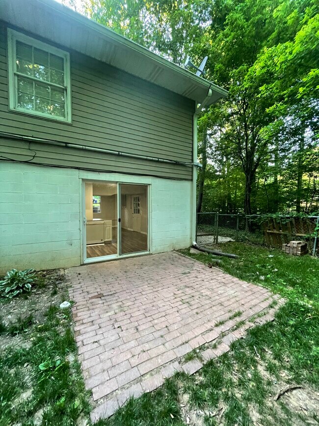 Building Photo - 8718 Rollingwood Rd