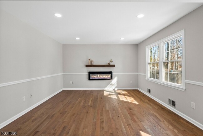 Building Photo - 231 Sutphin Ln