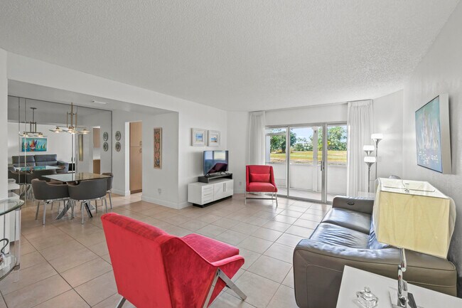 Building Photo - 3871 Via Poinciana