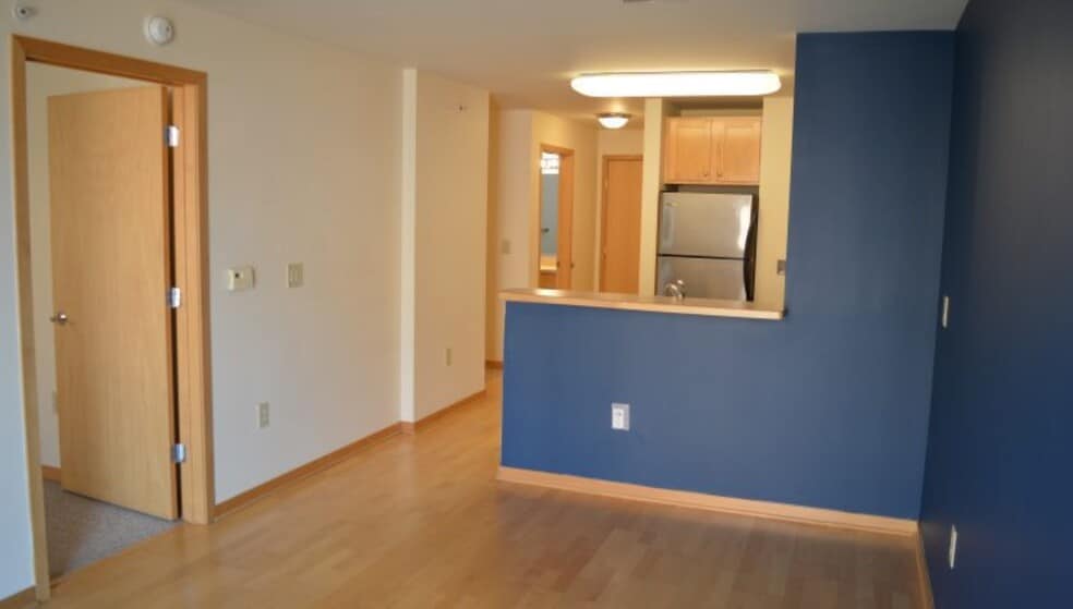 Building Photo - 333 W Mifflin St