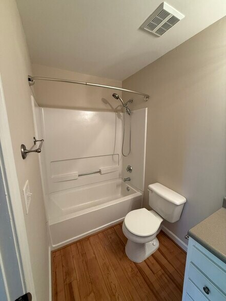 Building Photo - 433 Harts Cove Way