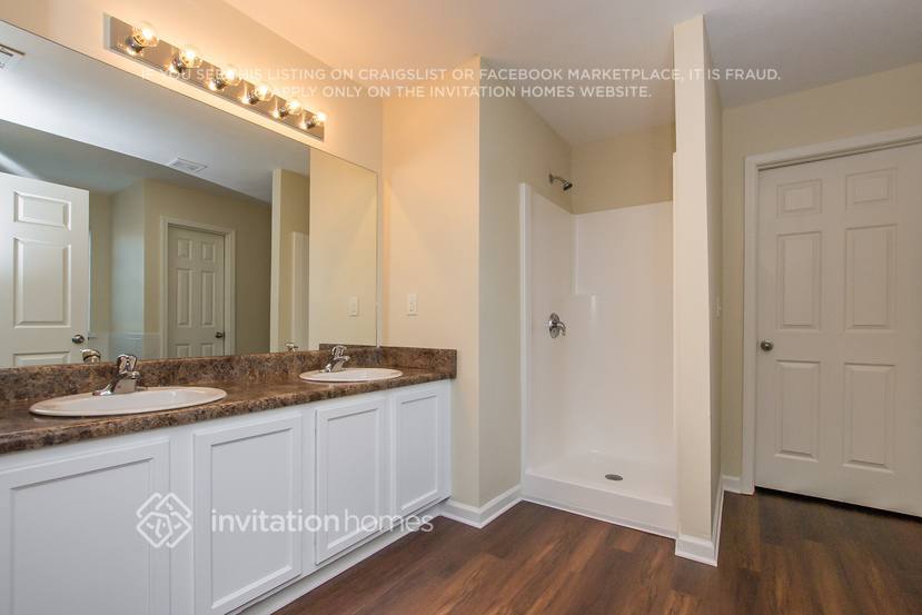 Building Photo - 5004 Grist Mill Dr