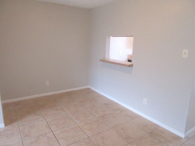 Building Photo - Spring Branch Condo  ALL BILLS PAID!