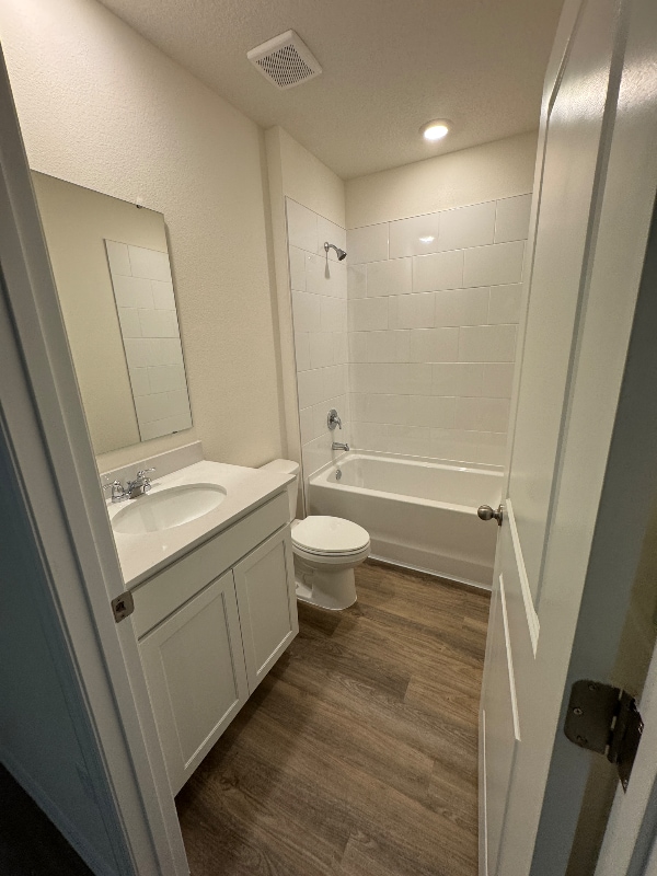 Building Photo - 1087 Morfontaine St