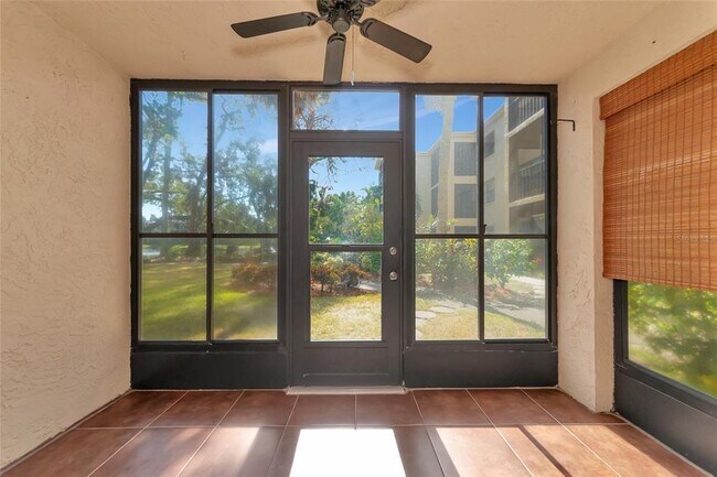 Building Photo - 425 30th Ave W