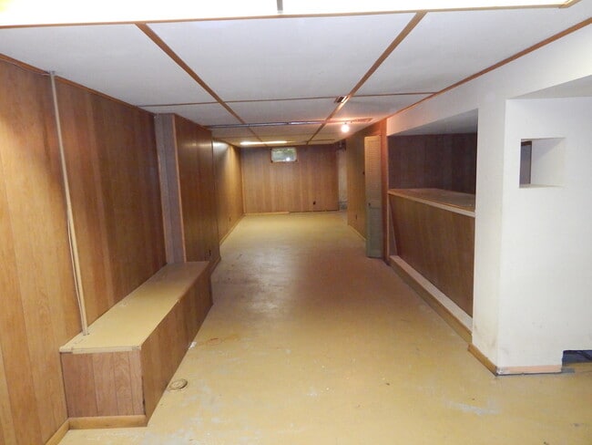 Building Photo - 1608 Martha Dr
