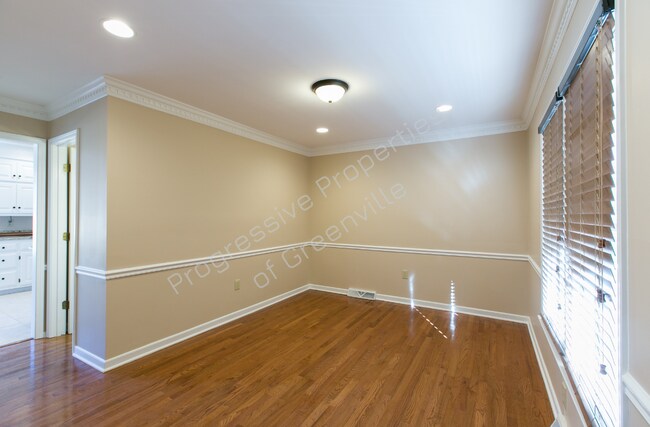 Building Photo - 124 Oak Grove Lake Rd