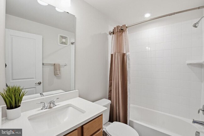 Building Photo - 10501 John Glenn St