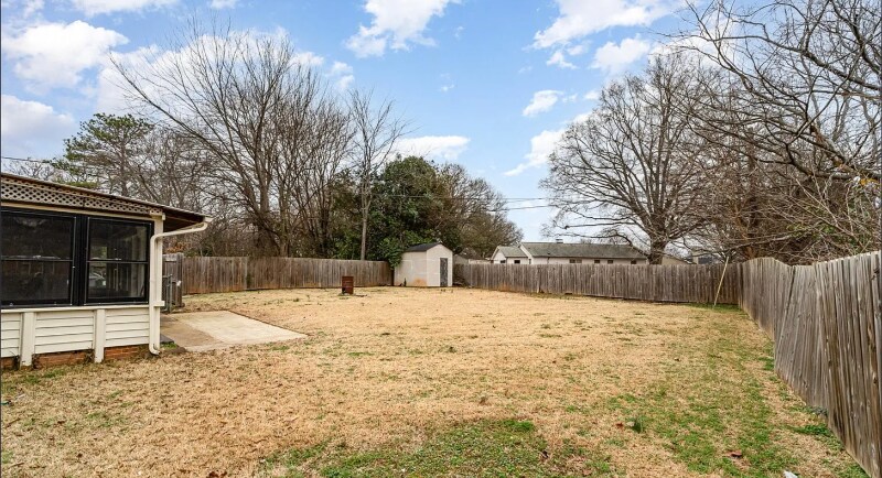 Building Photo - 4815 Carriage Dr Cir