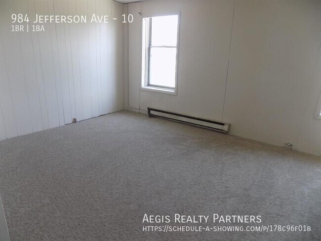 Building Photo - 984 Jefferson Ave