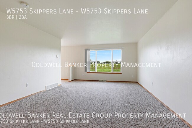Building Photo - W5753 Skippers Ln