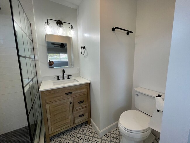 Building Photo - Updated 3 bedroom, 2 bath home