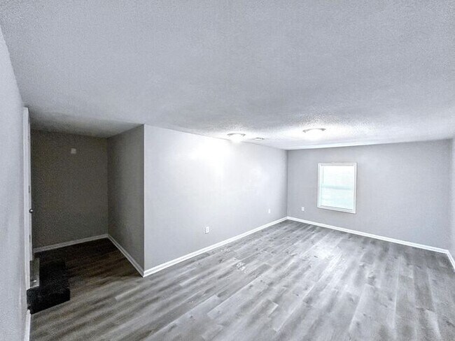 Building Photo - 3333 Leschallas Dr