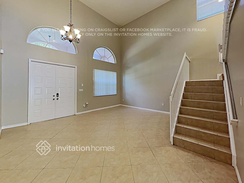 Building Photo - 5325 SW 134th Ave
