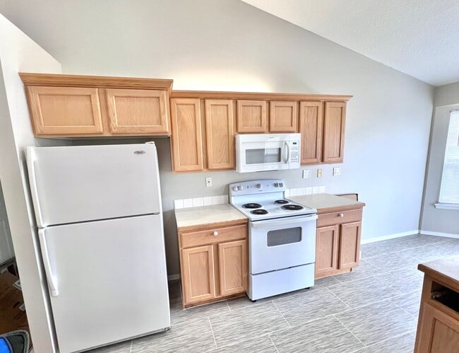 Building Photo - $1,895. - Coming soon! 4 Bed, 2 Bath with ...