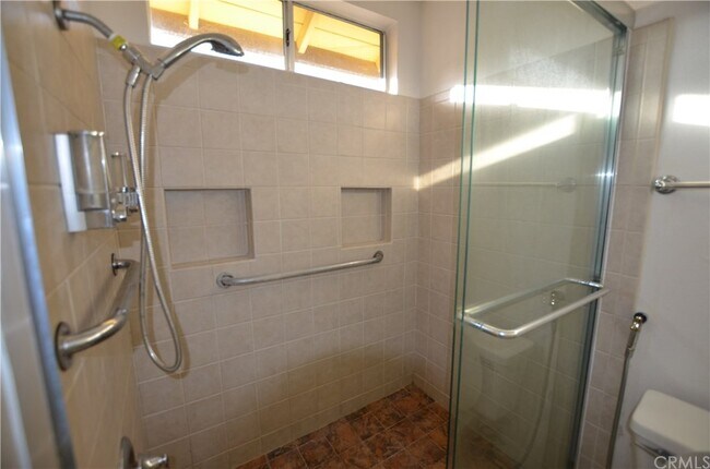 Building Photo - 76 Alicante Aisle