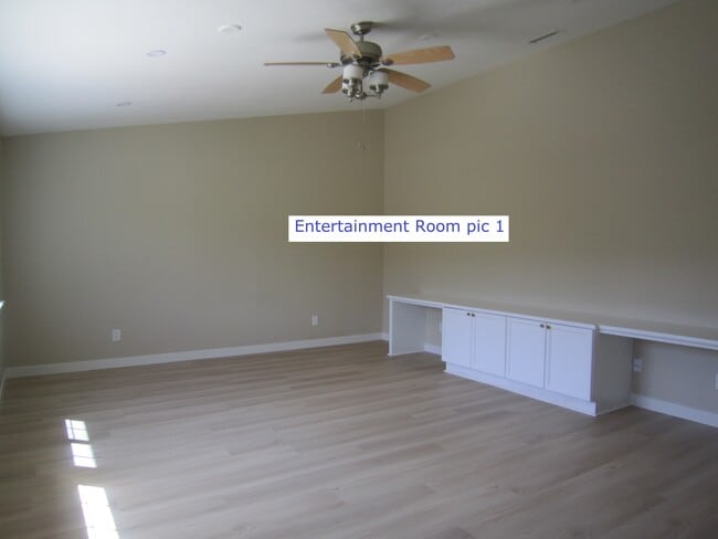 Building Photo - 1181 Kestrel Cir