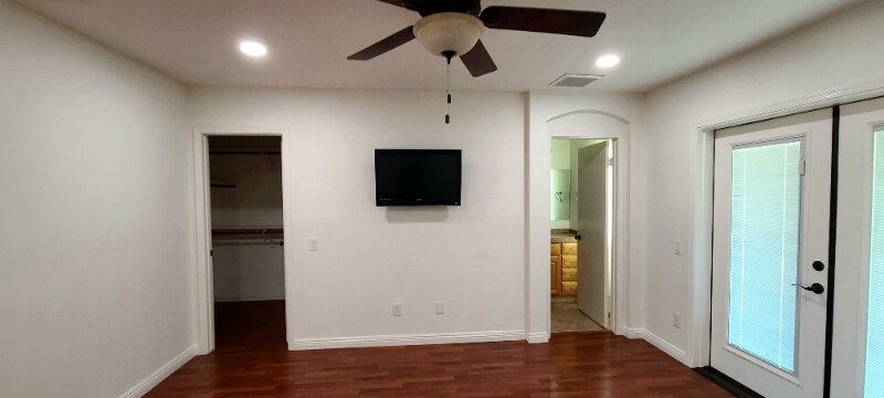 Building Photo - 8409 W Dreyfus Dr