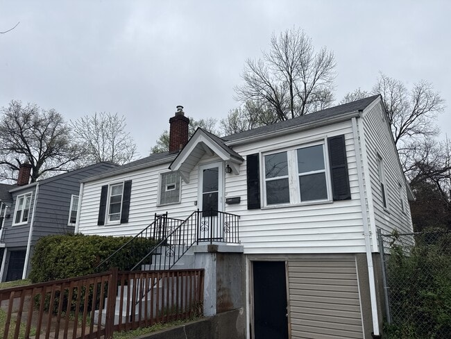 Building Photo - 7441 Calvin Ave