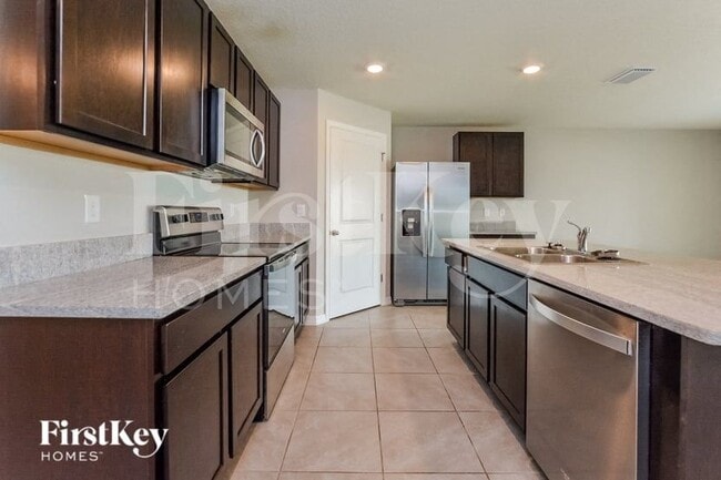 Building Photo - 8549 Triumph Cir