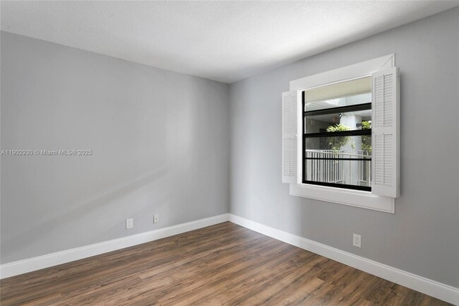 Building Photo - 501 SW 11th Pl