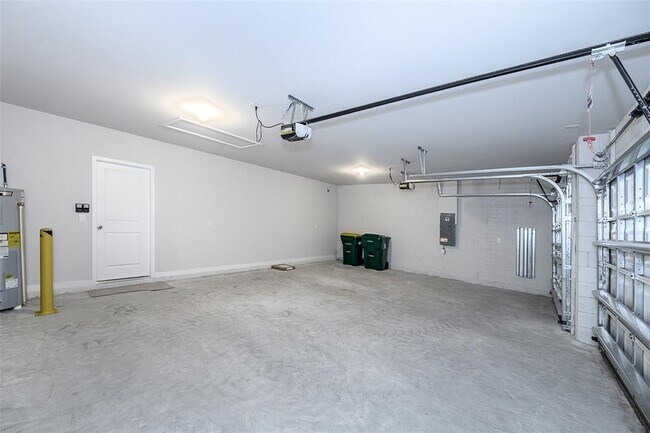 Building Photo - 25110 Alcazar Dr