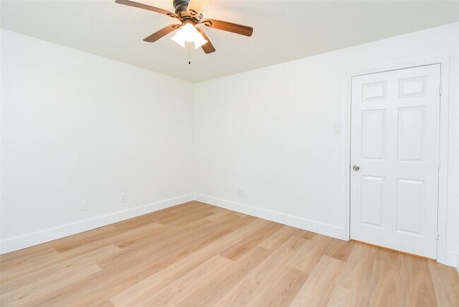 Building Photo - 4947 Cheena Dr