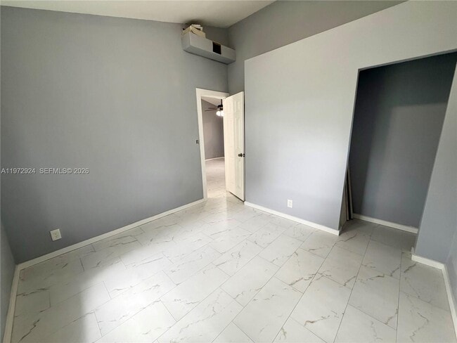 Building Photo - 836 NW 12th Terrace