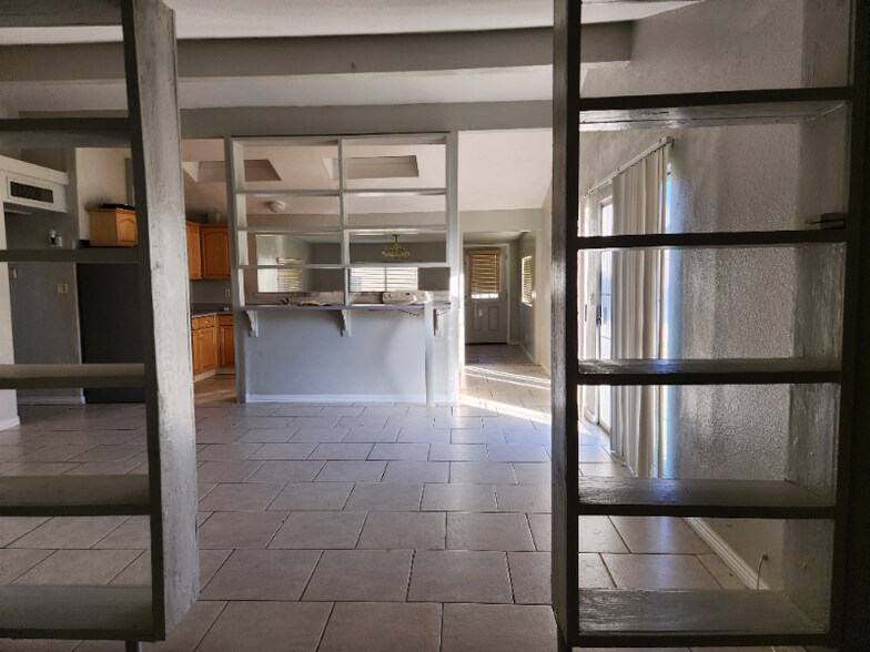 Building Photo - 2601 S Portia Ave