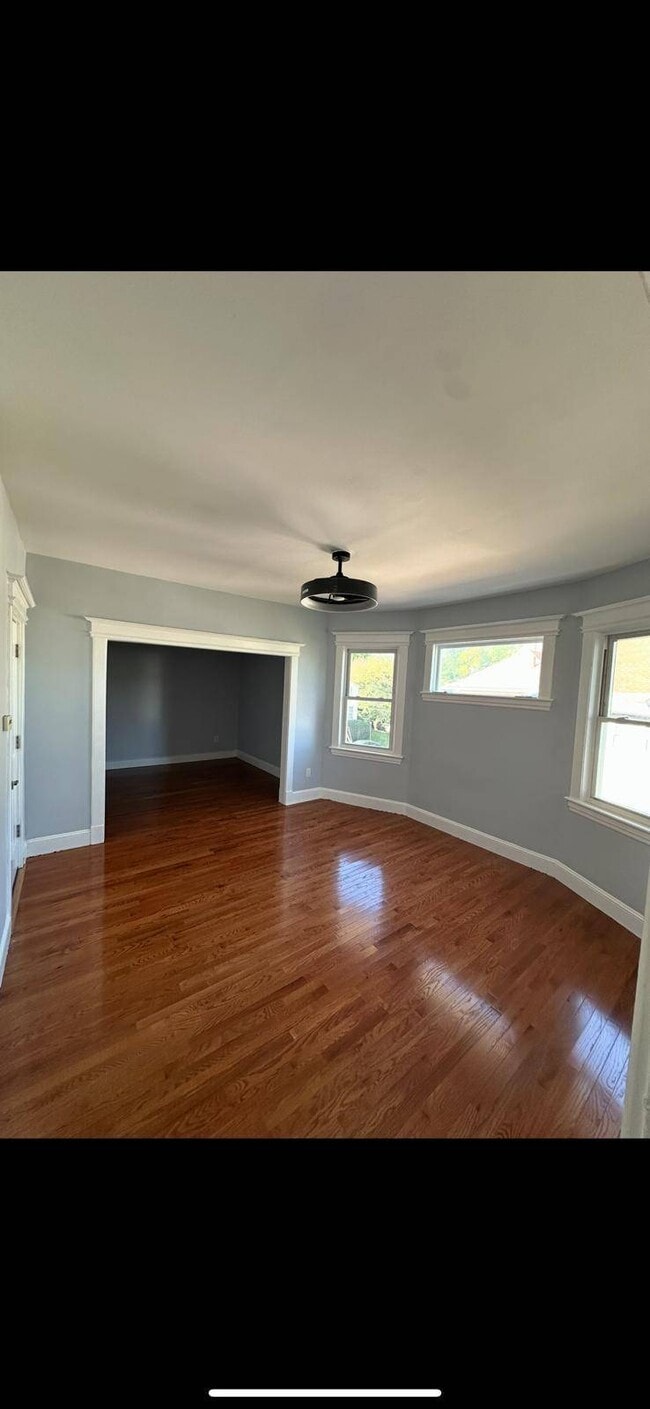 Building Photo - 291 Potter Ave