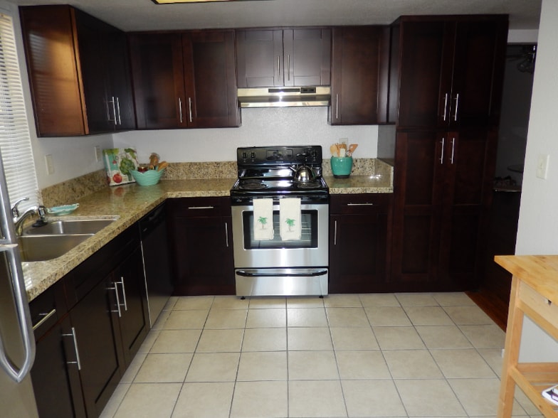 Building Photo - 1030 Agate St