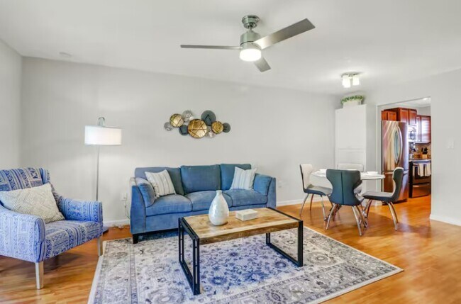 Building Photo - 170 Turtle Lake Ct