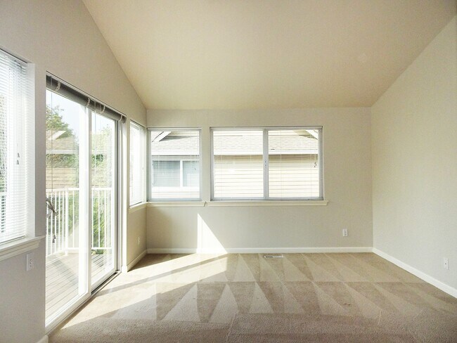 Building Photo - 3Bd/3.5Ba Seattle Townhome