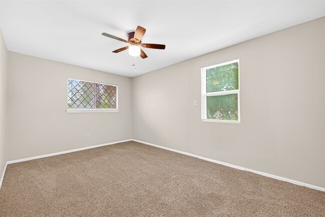 Building Photo - 403 Mistywood Dr