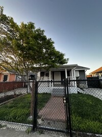 Building Photo - 1111 87th Ave