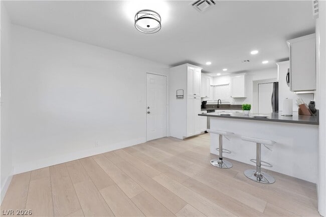 Building Photo - 105 Marigold Ln