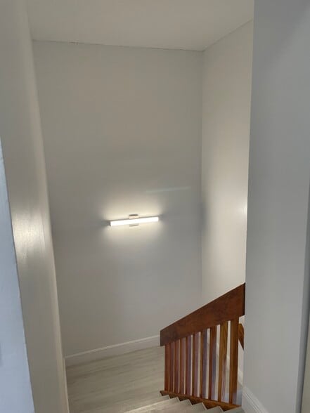 Building Photo - 3878 Victoria Dr