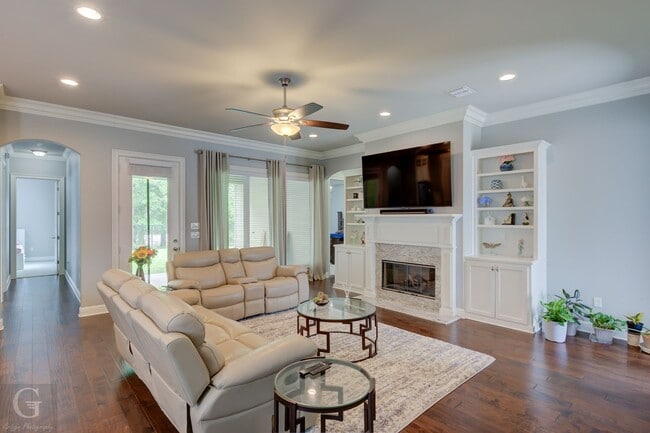 Building Photo - Beautiful 3 Bedroom in Twelve Oaks - Less ...