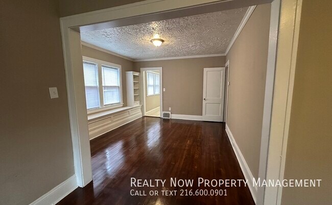 Building Photo - 3346 Desota Ave