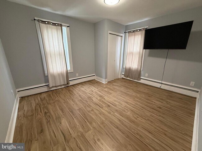 Building Photo - 129 Clearfield Ave