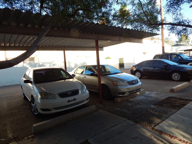 Building Photo - 2021 S Granada Dr