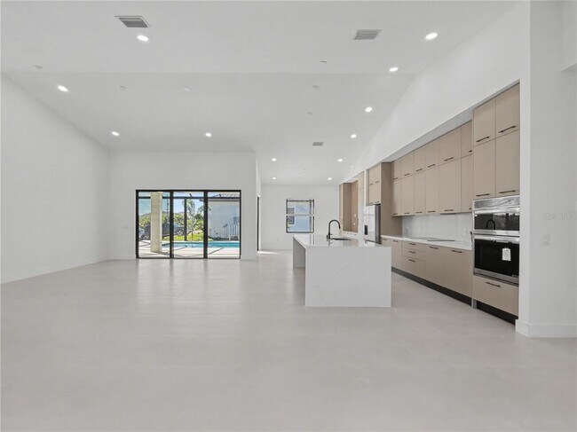 Building Photo - 14687 Lillian Cir