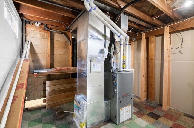 Building Photo - 603 E Columbia Ave