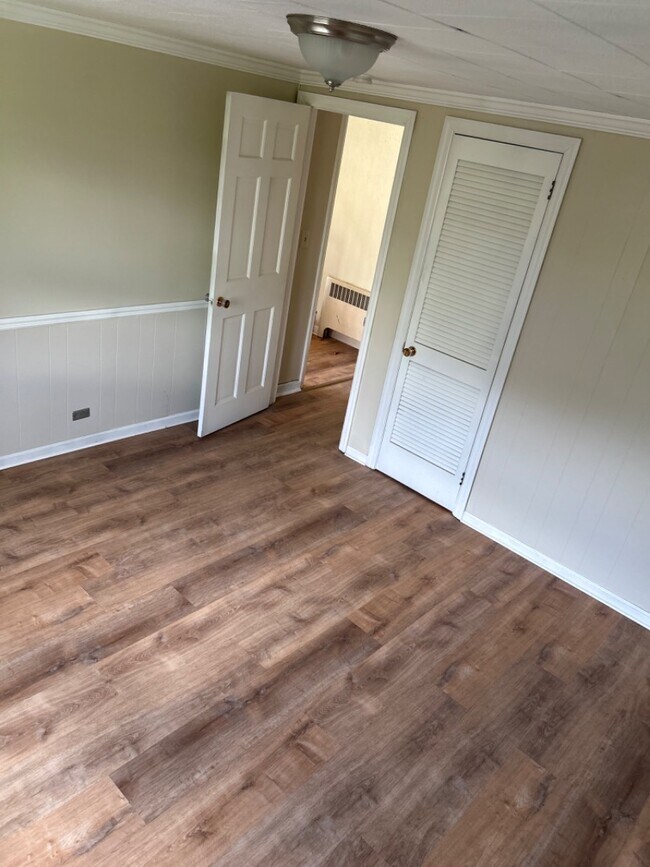 Building Photo - 617 Independence Dr