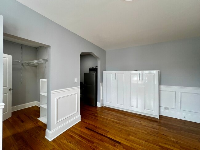 Building Photo - 4427 N Seeley Ave