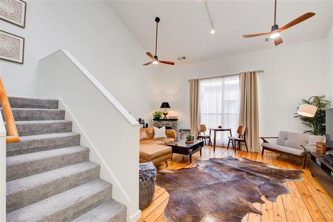 Building Photo - 241 Maynard Terrace SE