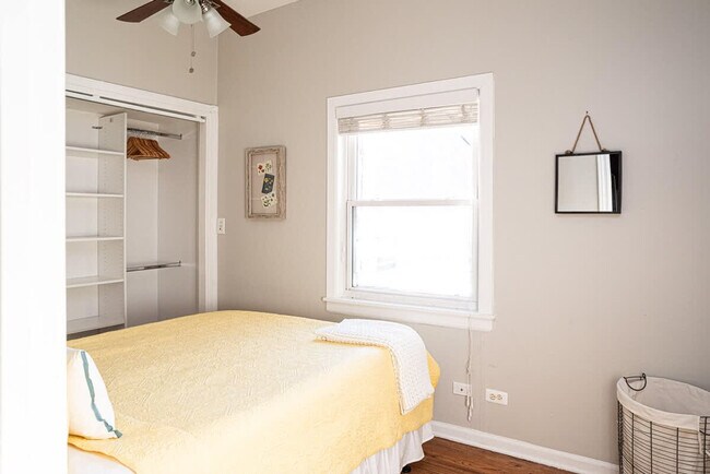 Building Photo - 628 W Schubert Ave