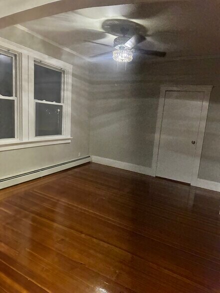 Building Photo - 14 Sabra St